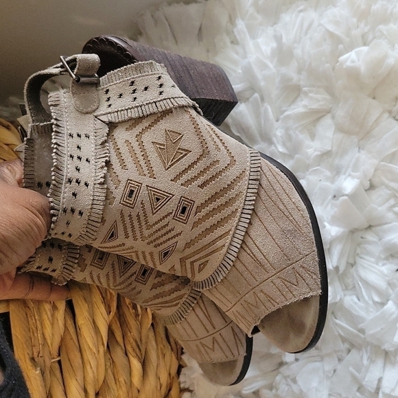 Naughty monkey peep toe cutout booties block heel boho size 9.5 - Picture 6 of 14